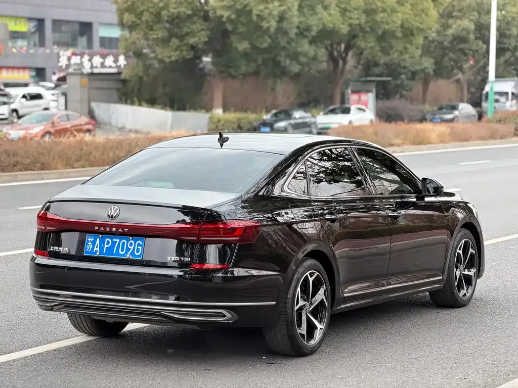 Volkswagen Passat 2023 из CN, фото 5