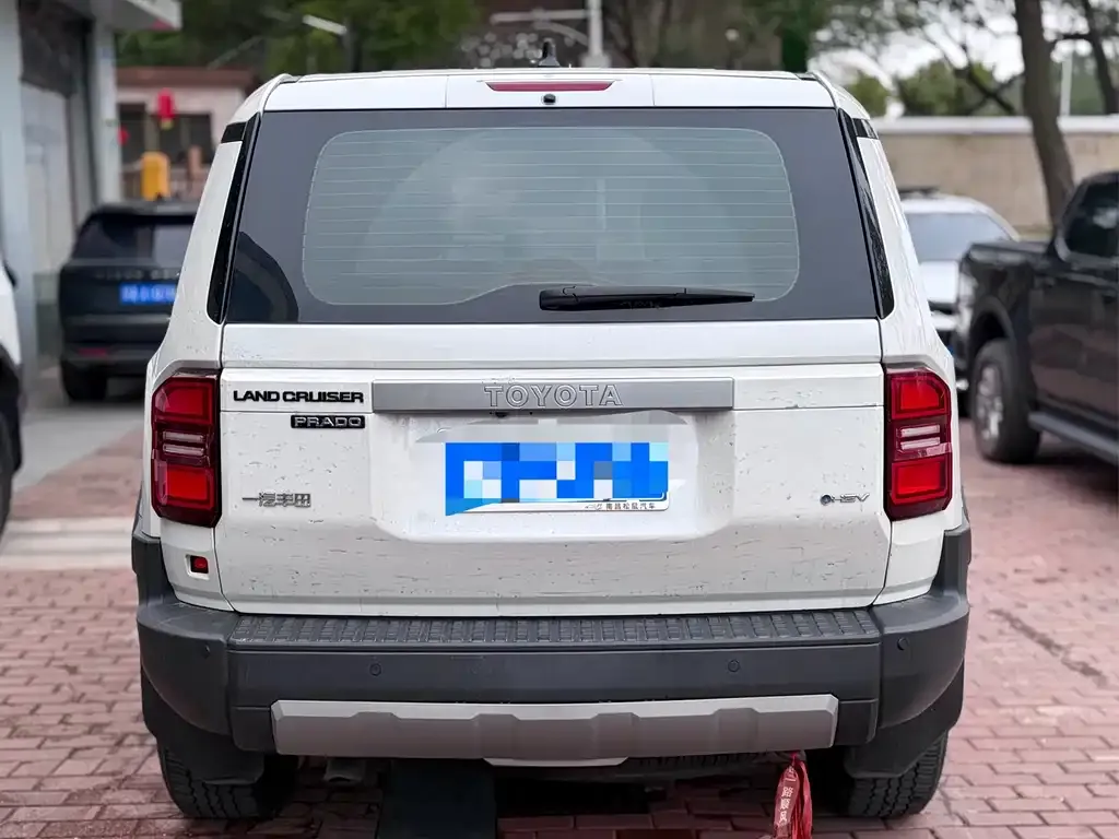 Toyota Prado 2024 из CN, фото 3