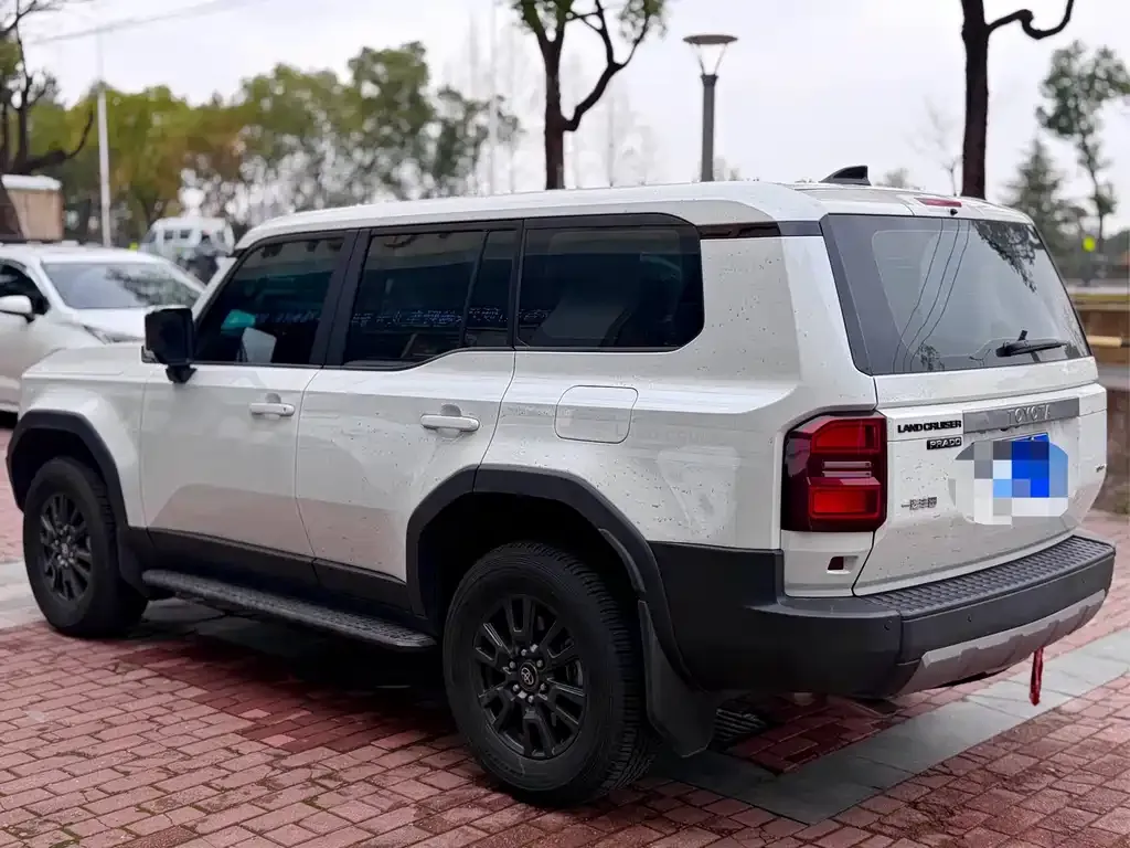 Toyota Prado 2024 из CN, фото 7