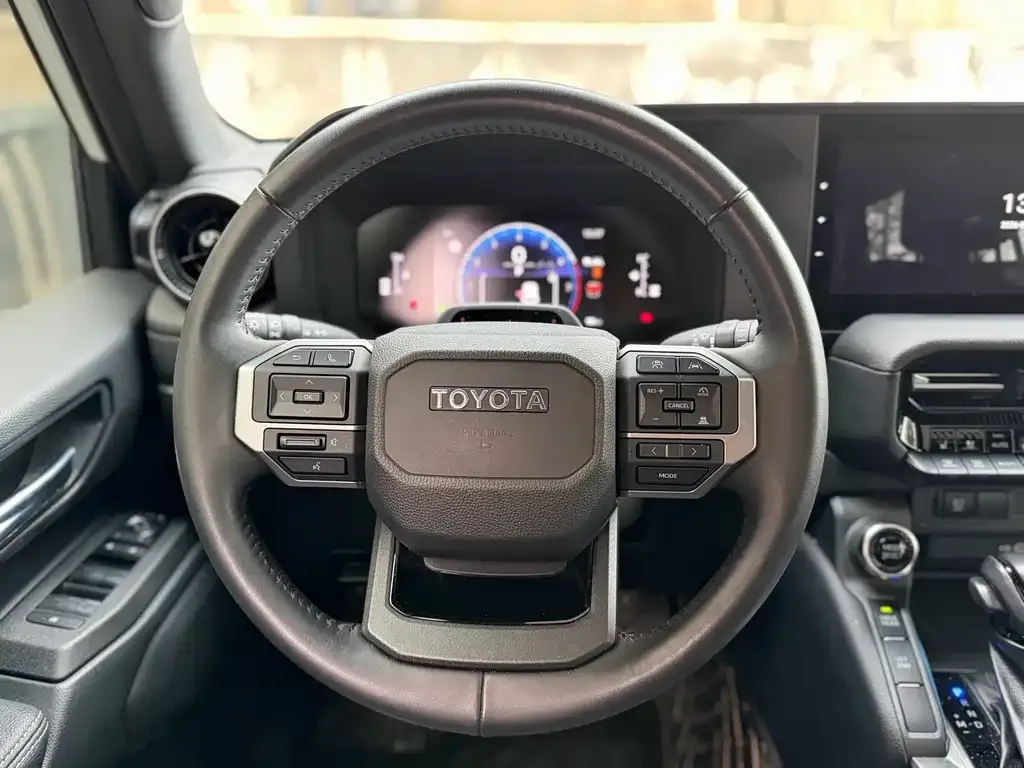 Toyota Prado 2024 из CN, фото 10