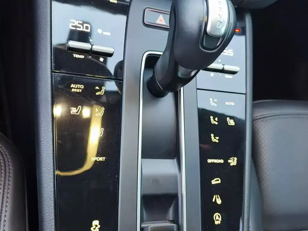 Porsche Macan 2022 из CN, фото 3