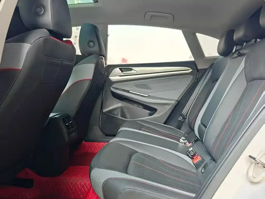 Volkswagen Lamando 2023 из CN, фото 2