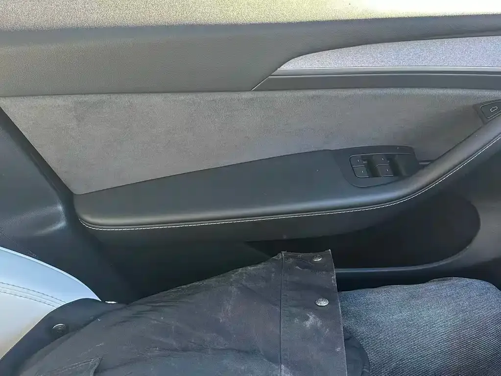 Tesla Model Y 2024 из CN, фото 4