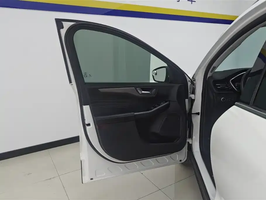 Ford Escape 2021 из CN, фото 7