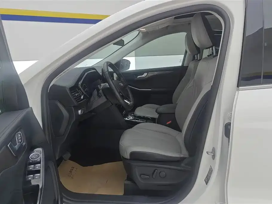 Ford Escape 2021 из CN, фото 3