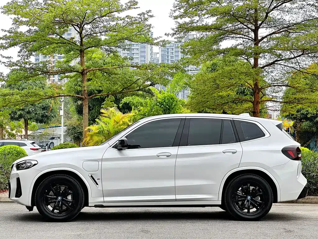 BMW iX3 2025 из CN, фото 7