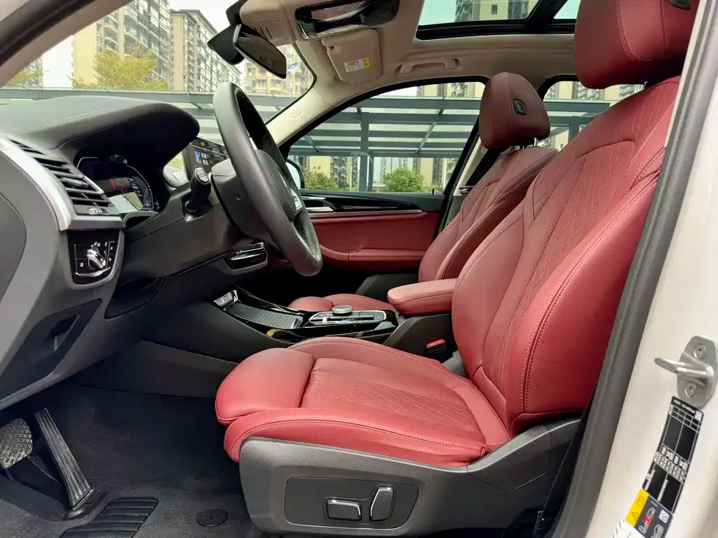 BMW iX3 2025 из CN, фото 2
