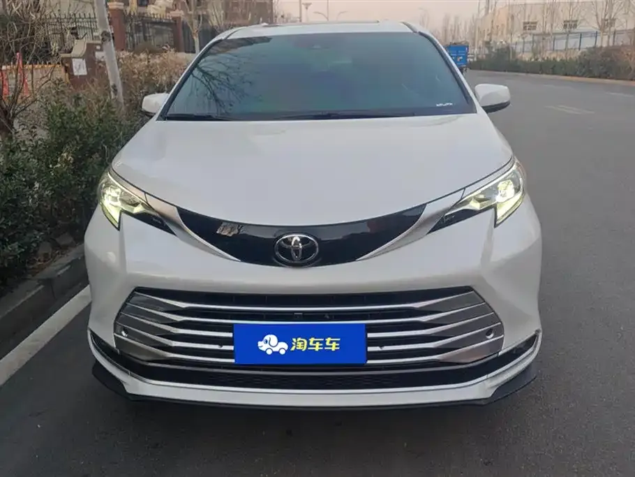 Toyota Sienna 2025 из CN, фото 10