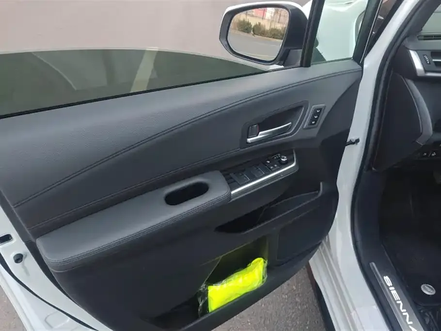 Toyota Sienna 2025 из CN, фото 8