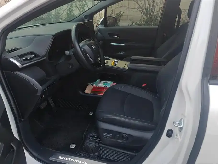 Toyota Sienna 2025 из CN, фото 7