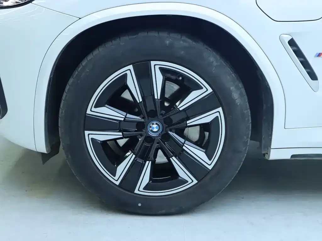 BMW iX3 2024 из CN, фото 5