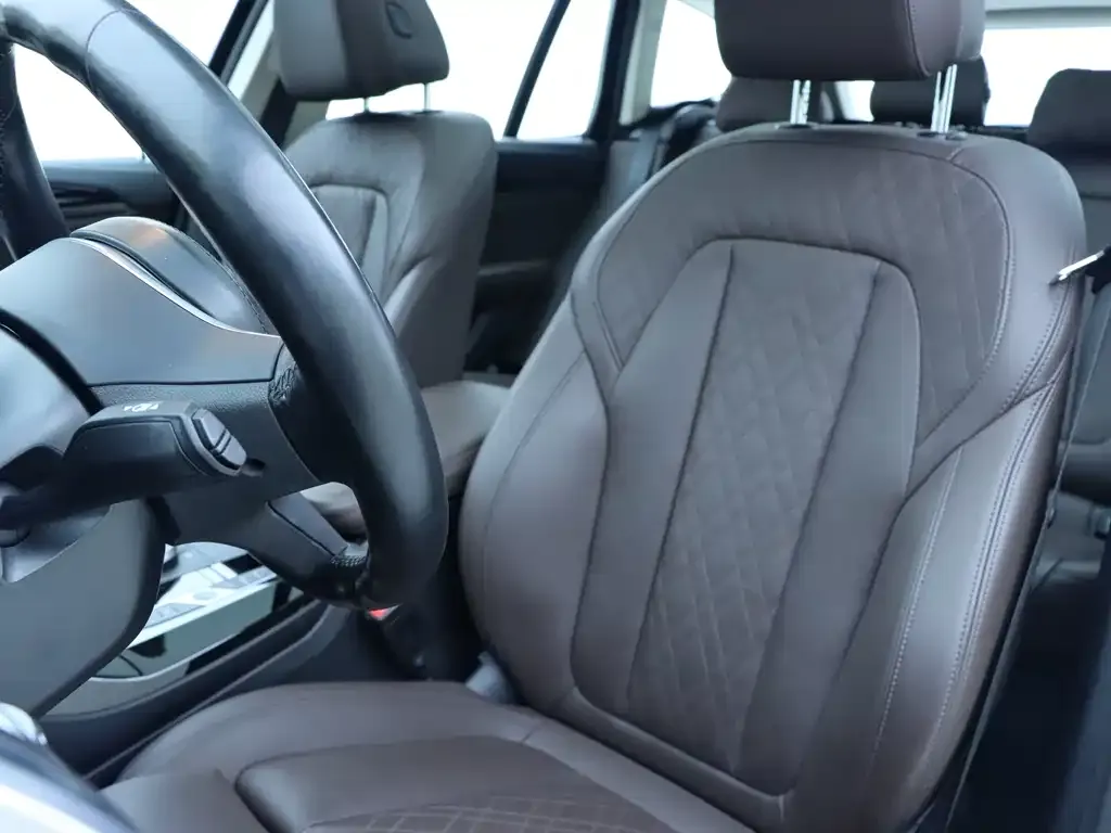 BMW iX3 2024 из CN, фото 2