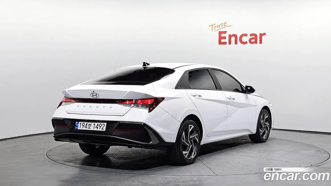 Hyundai AVANTE — фото 3