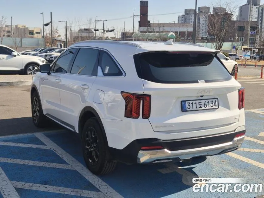Kia Sorento — фото 9