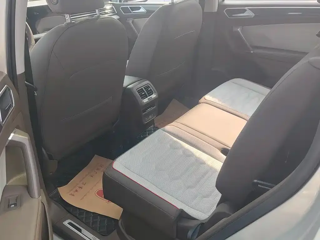 Volkswagen Tiguan L 2023 из CN, фото 2