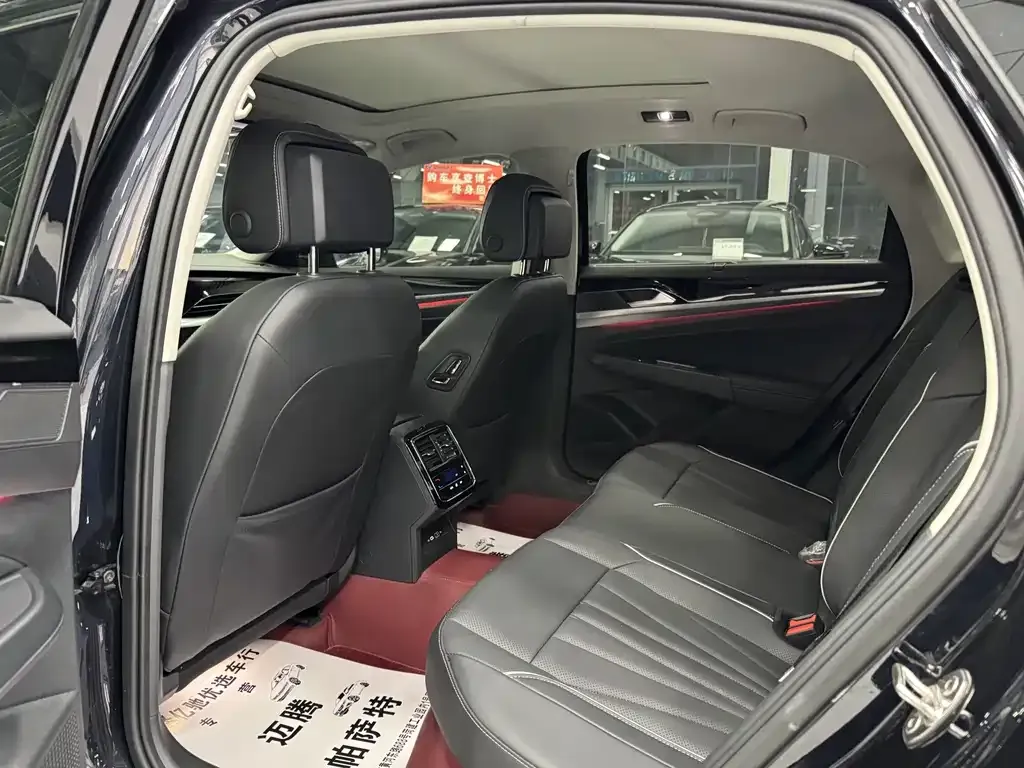 Volkswagen Passat 2024 из CN, фото 2