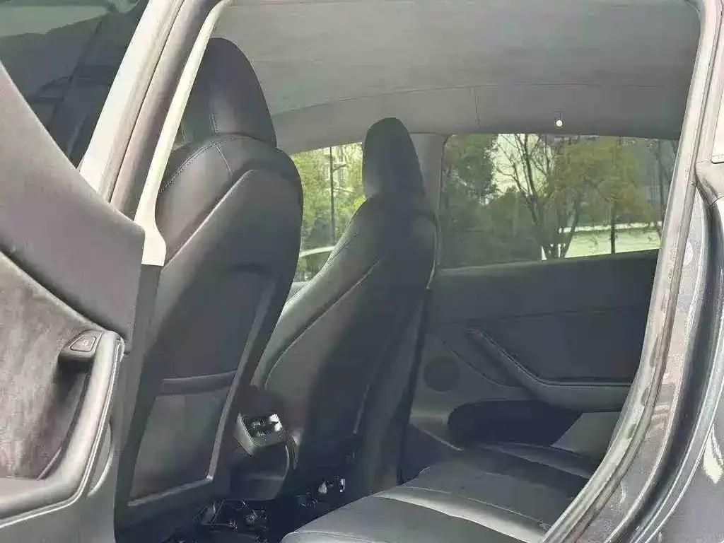 Tesla Model Y 2024 из CN, фото 4