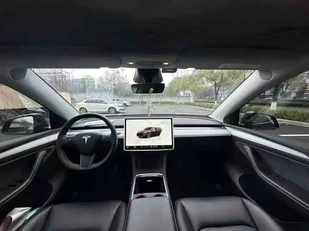 Tesla Model Y 2024 из CN, фото 2