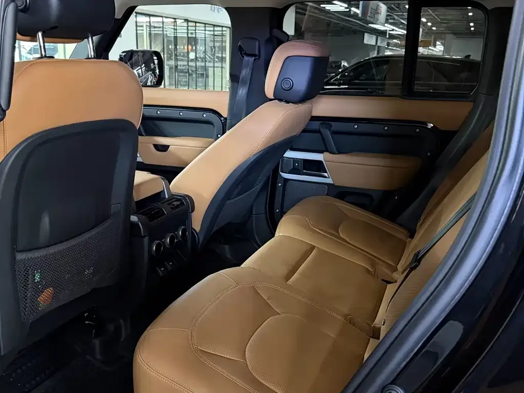 Land Rover Defender 2024 из CN, фото 6
