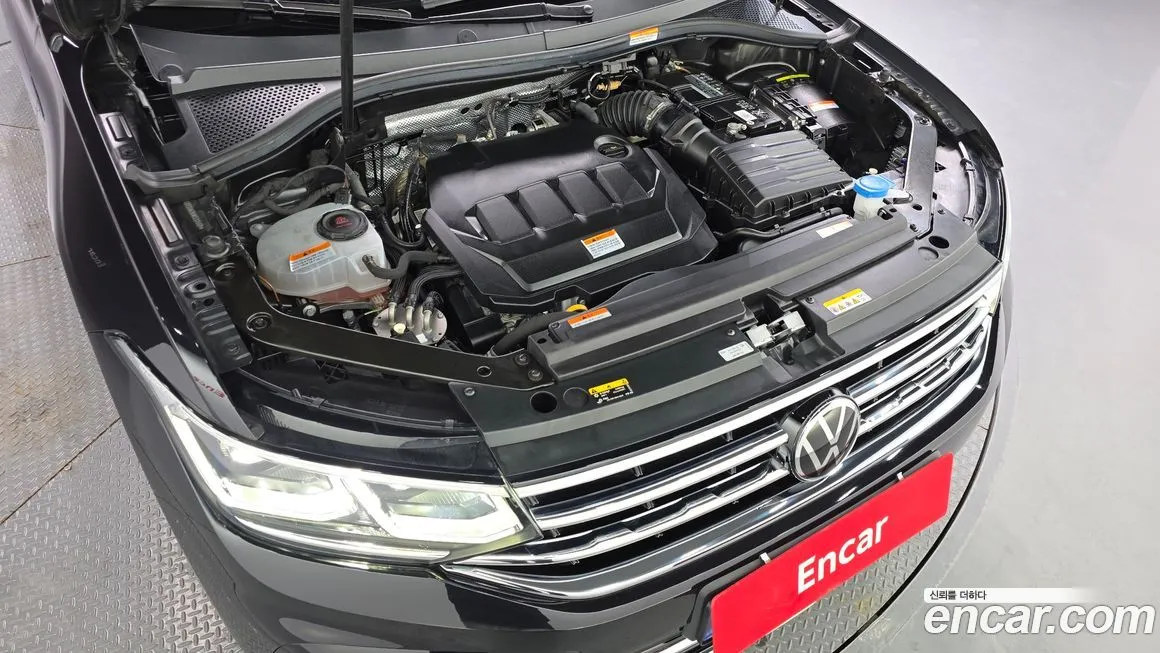 Volkswagen Tiguan — фото 8