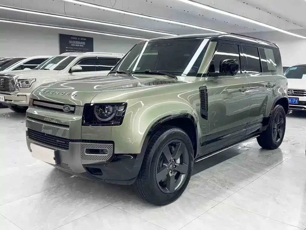 Land Rover Defender — фото 1