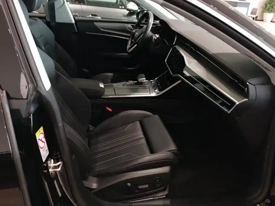 Audi A7 2024 из CN, фото 8