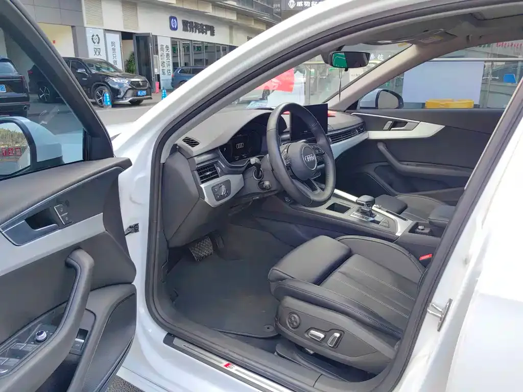 Audi A4L 2024 из CN, фото 7