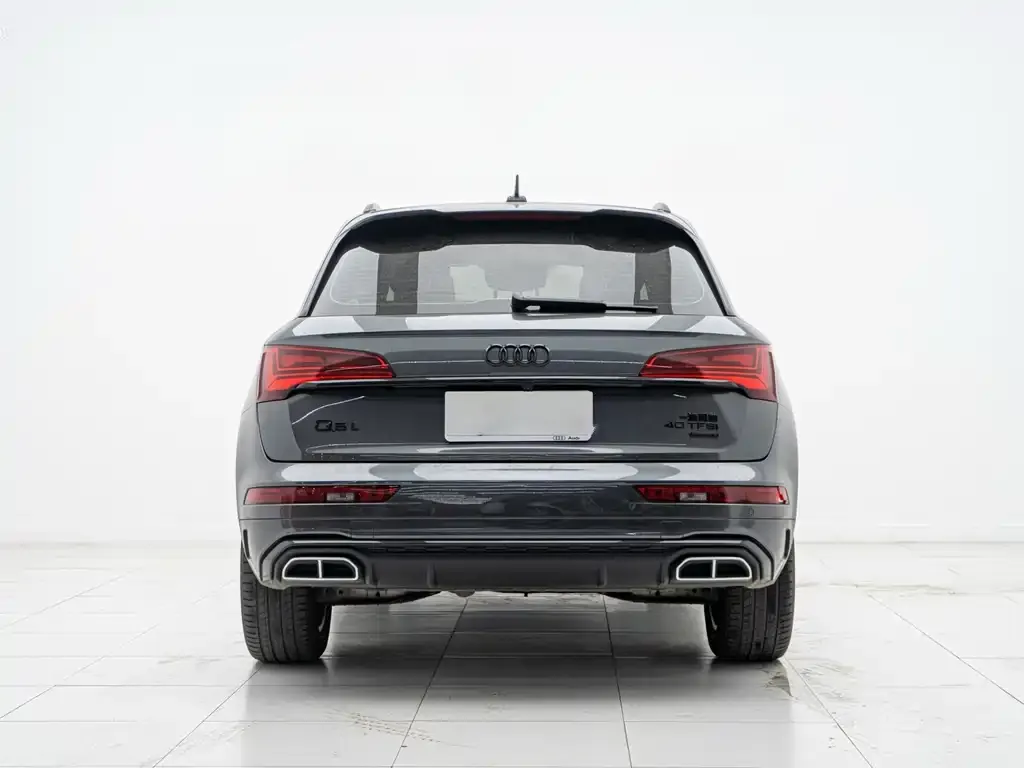 Audi Q5L — фото 10