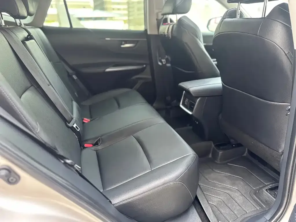 Toyota Venza 2024 из CN, фото 5