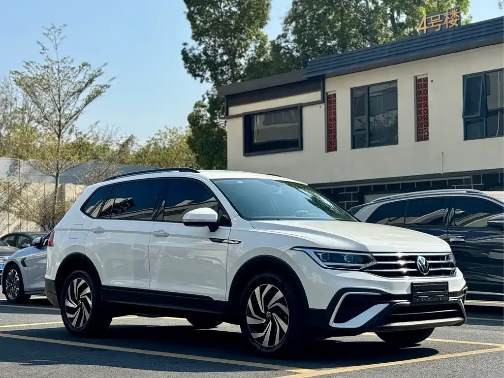 Volkswagen Tiguan L 2022 из CN, фото 5
