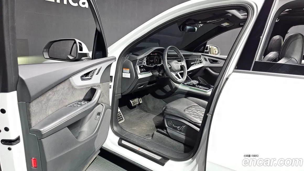 Audi Q7 2021 из KR, фото 6
