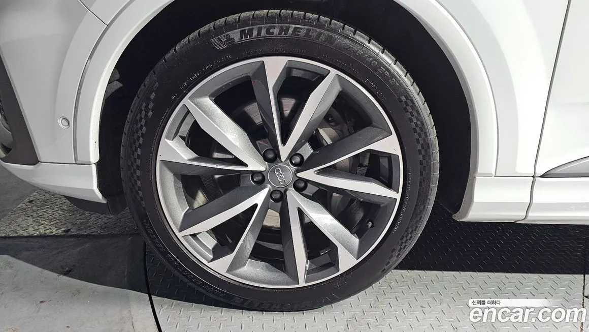 Audi Q7 2021 из KR, фото 9