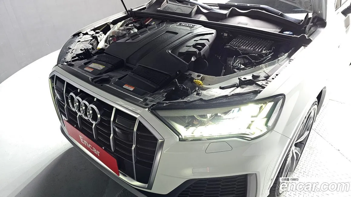 Audi Q7 2021 из KR, фото 5