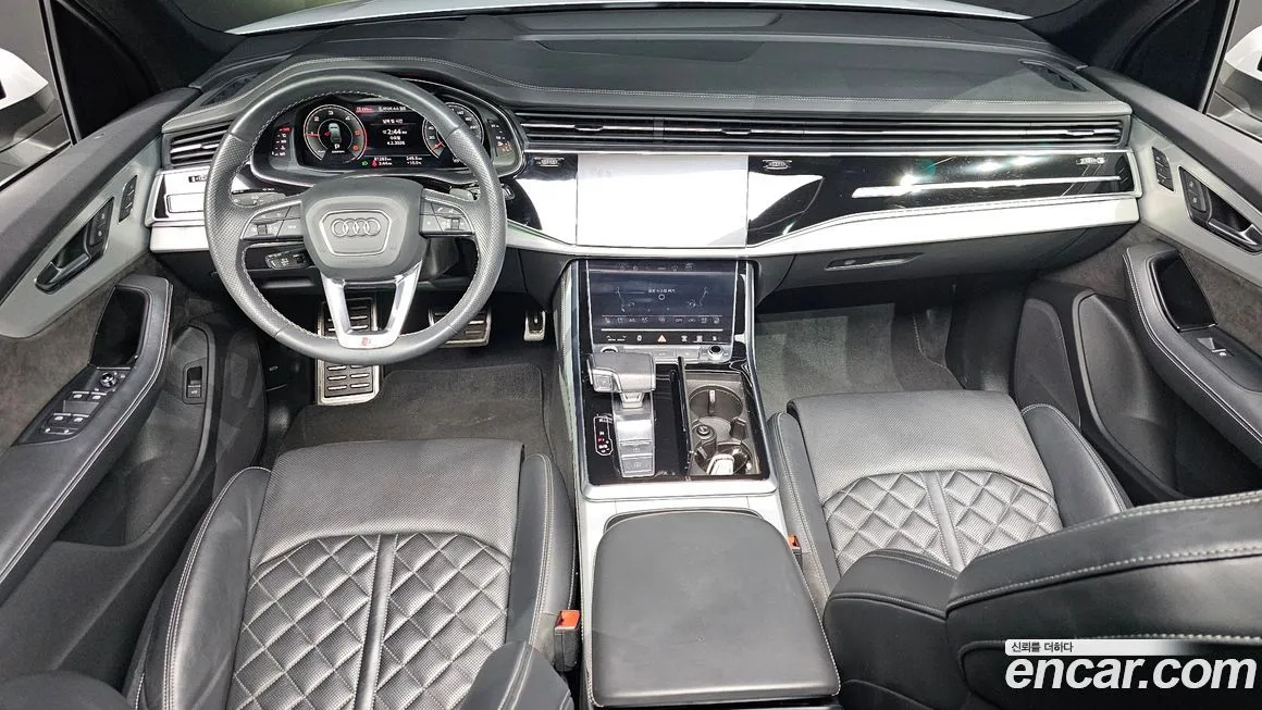 Audi Q7 2021 из KR, фото 7