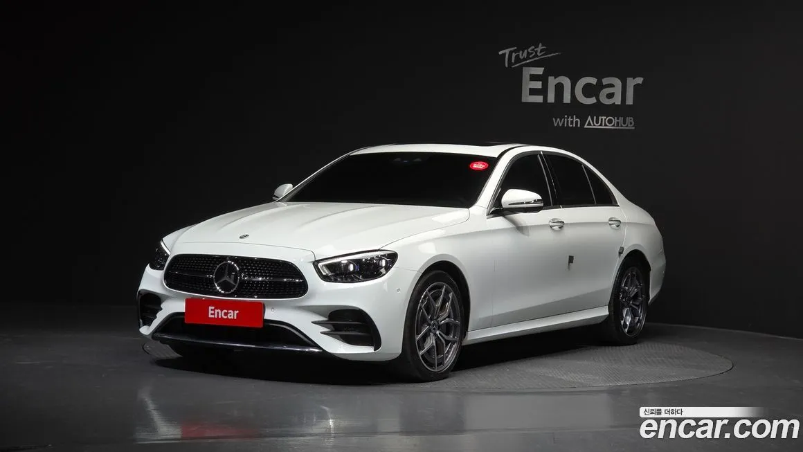 Mercedes-Benz E-Class — фото 1