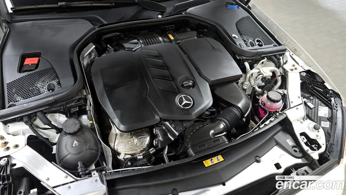 Mercedes-Benz E-Class — фото 10
