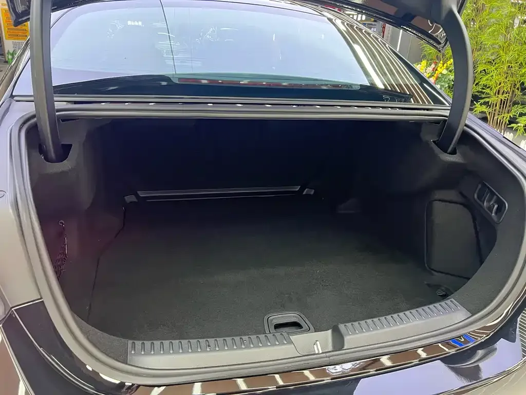 Mercedes-Benz E-Class 2024 из CN, фото 2