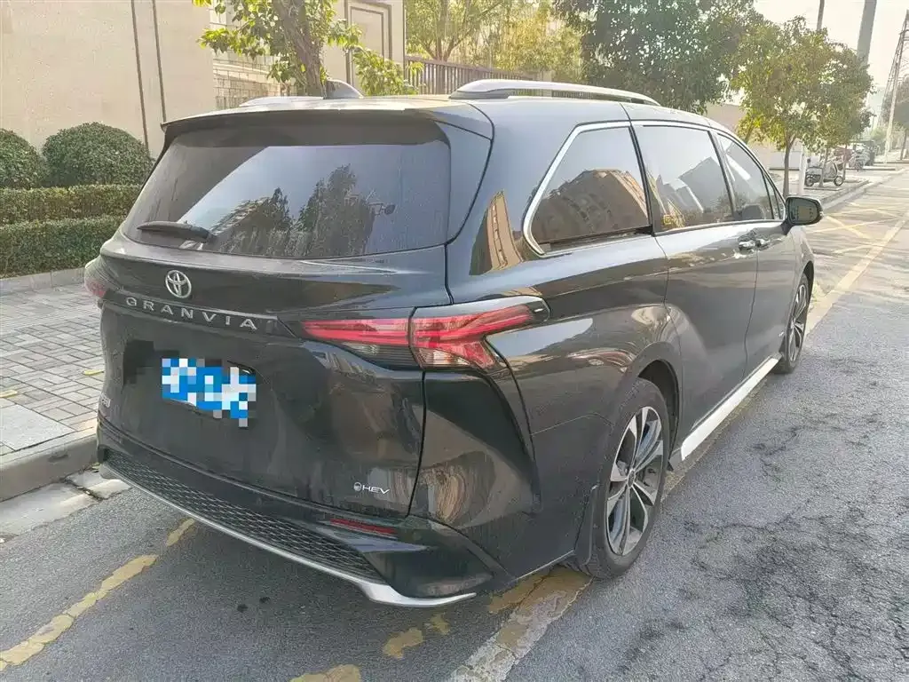 Toyota Granvia 2025 из CN, фото 4