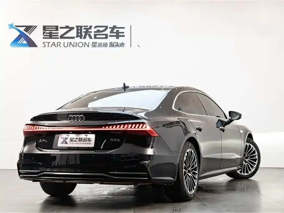 Audi A7L 2024 из CN, фото 2