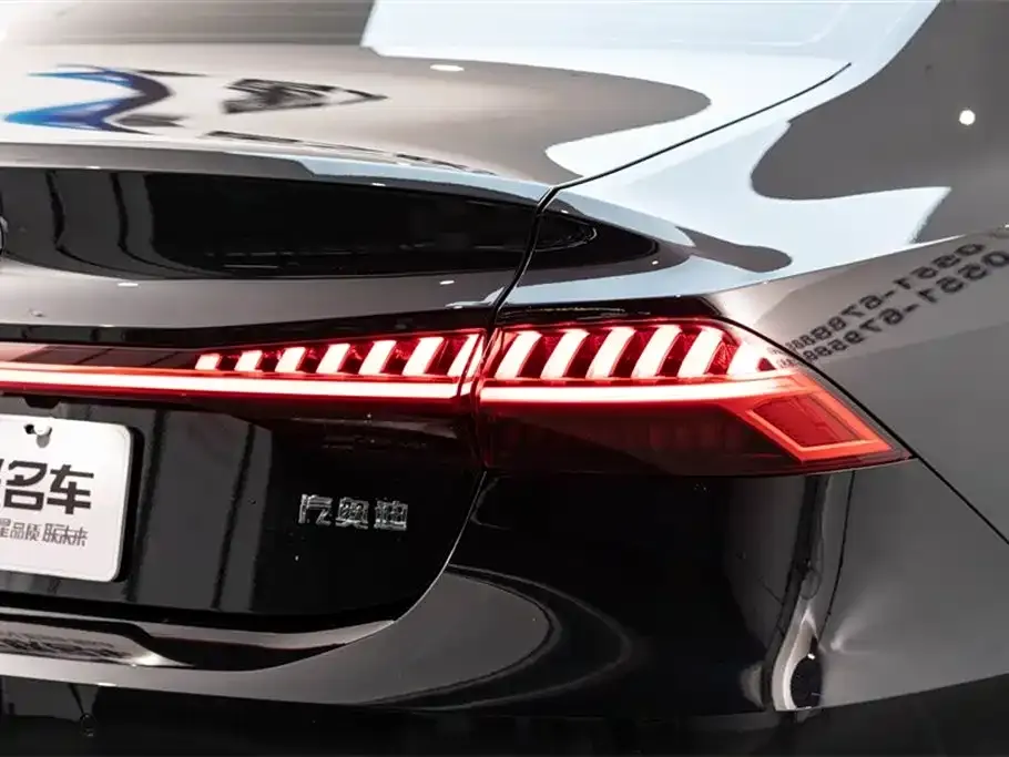 Audi A7L 2024 из CN, фото 3
