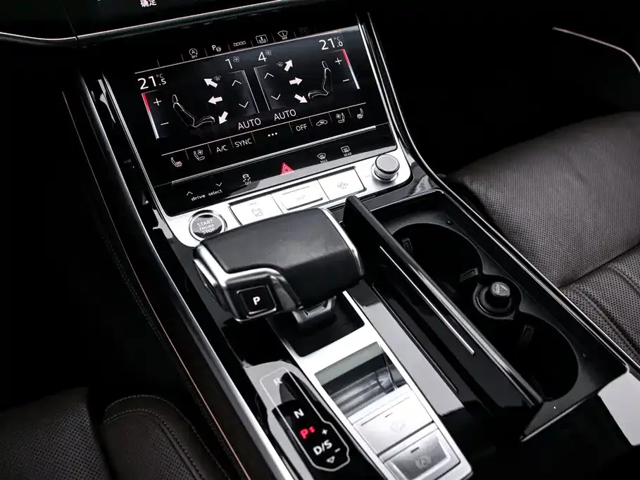 Audi A8 2021 из CN, фото 8