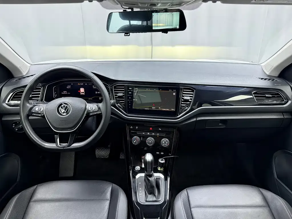 Volkswagen T-Roc 2023 из CN, фото 7
