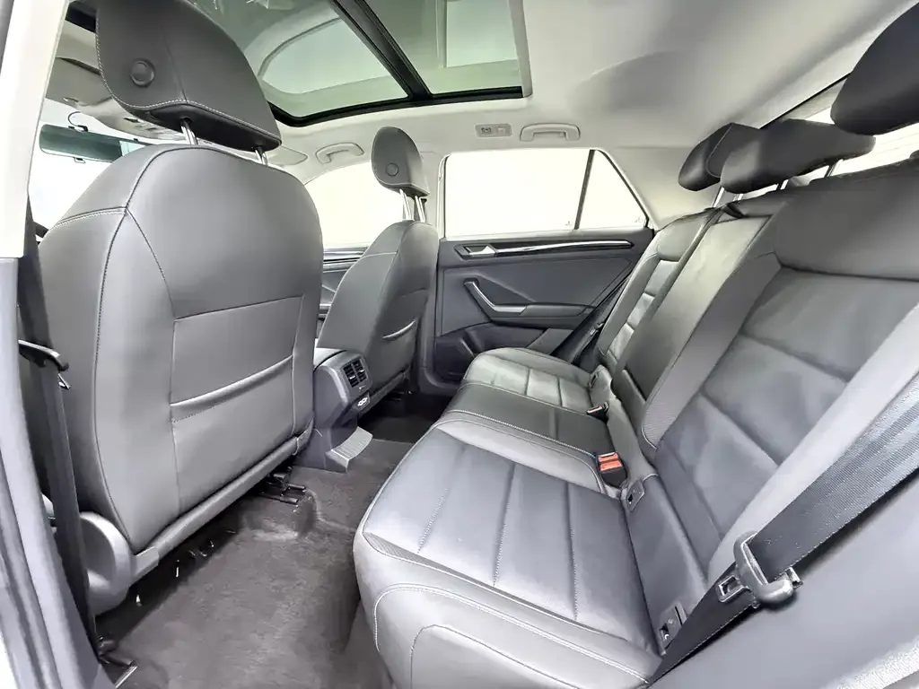 Volkswagen T-Roc 2023 из CN, фото 4