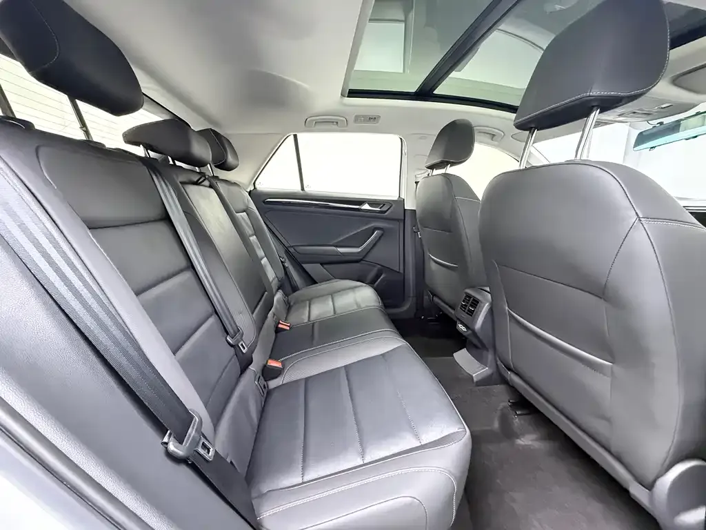 Volkswagen T-Roc 2023 из CN, фото 3