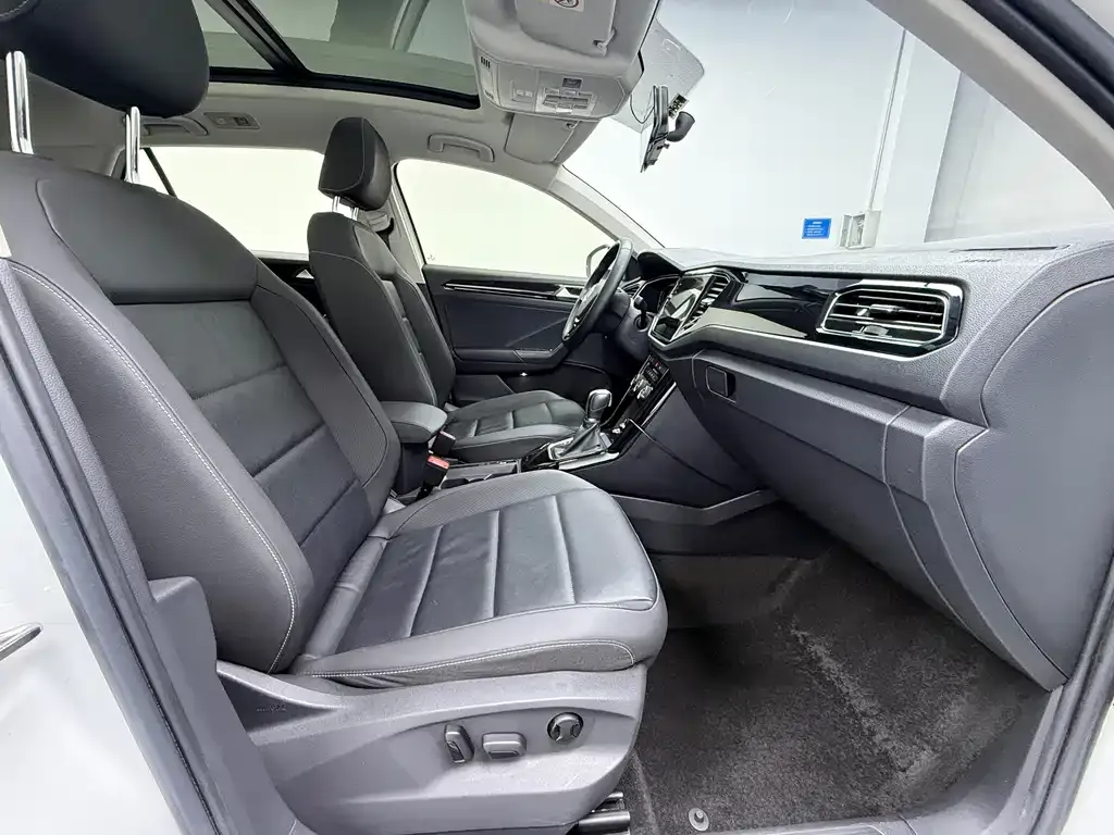 Volkswagen T-Roc 2023 из CN, фото 10