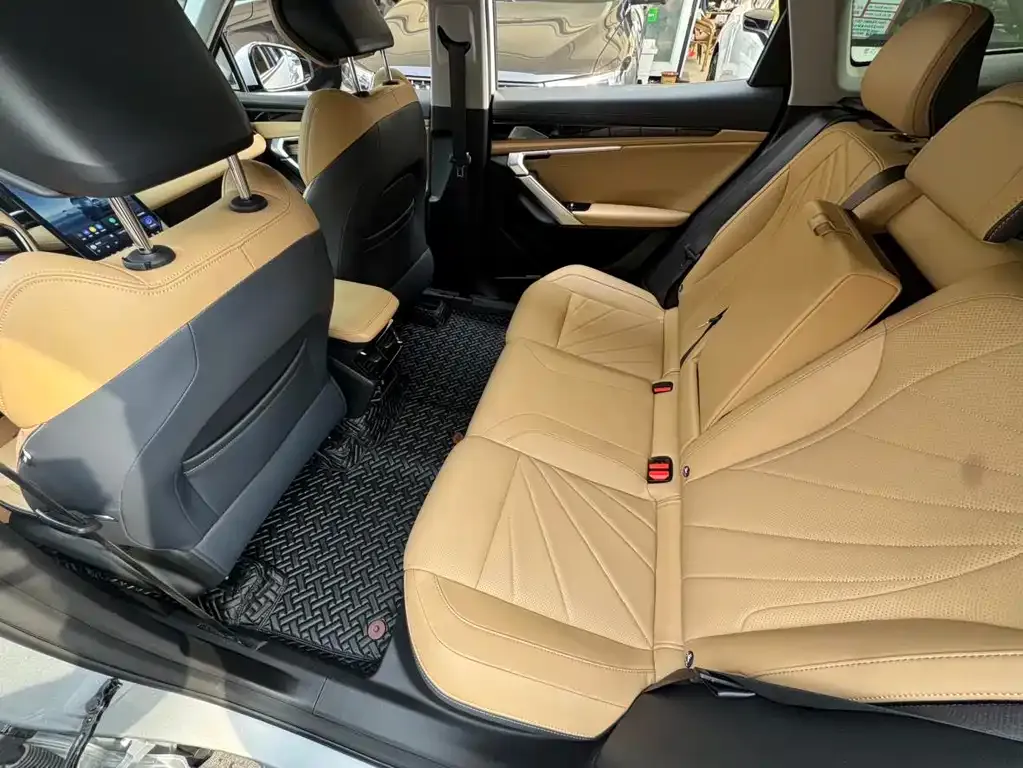 Geely Boyue L 2023 из CN, фото 4