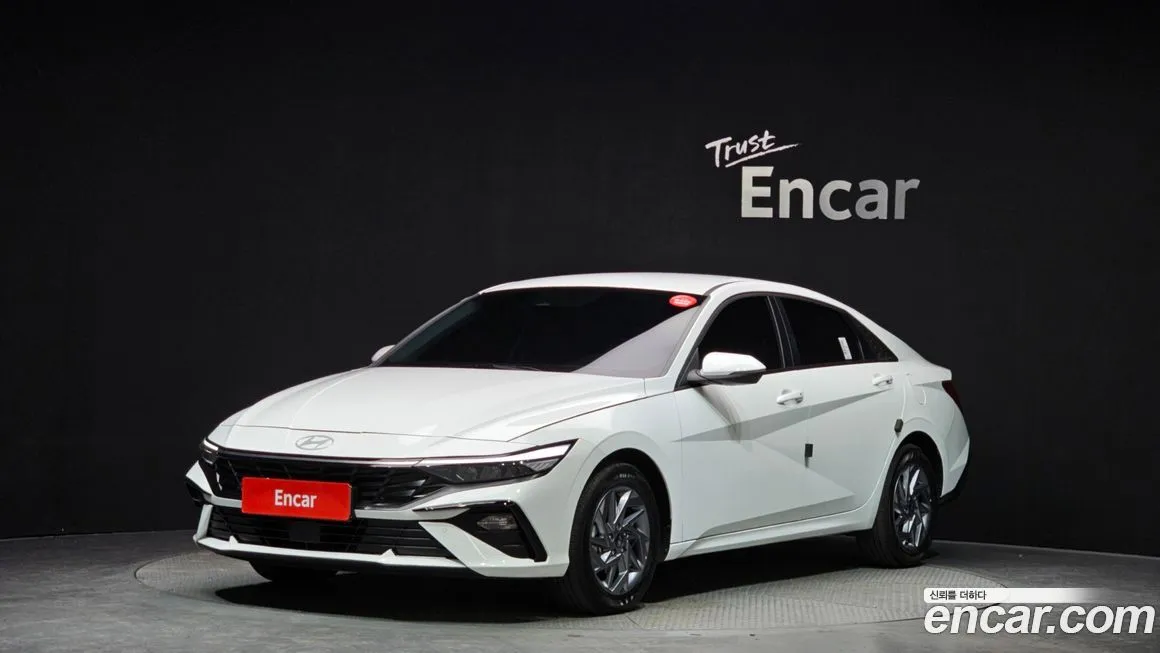 Hyundai AVANTE — фото 1