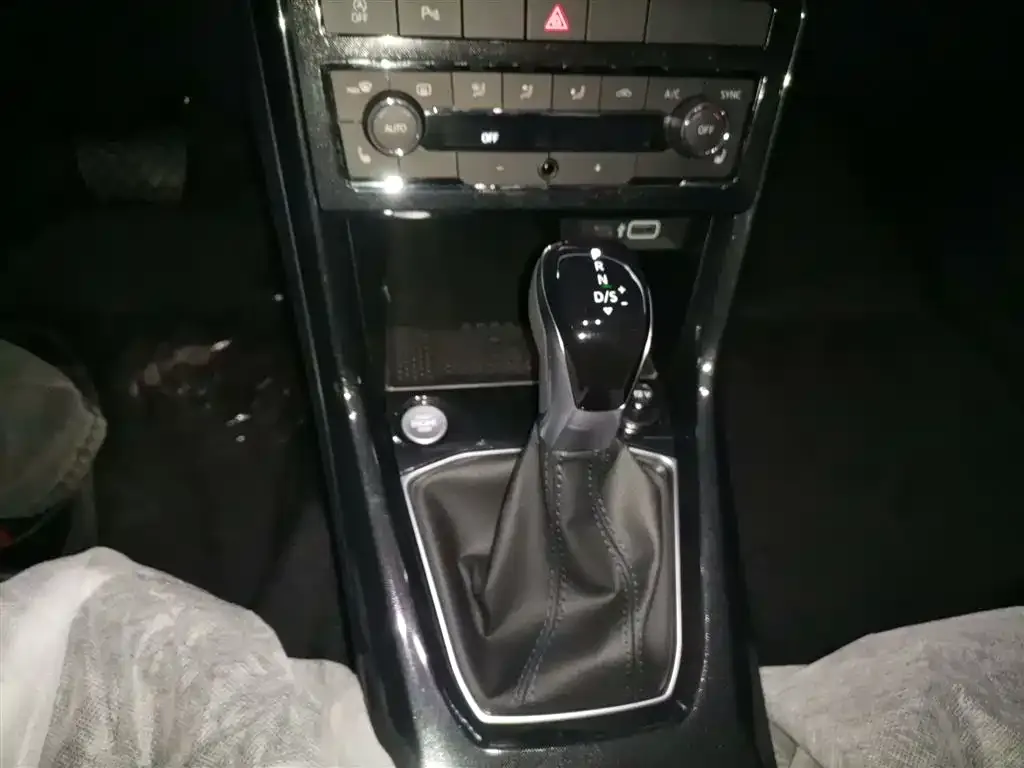 Volkswagen Tharu 2025 из CN, фото 5