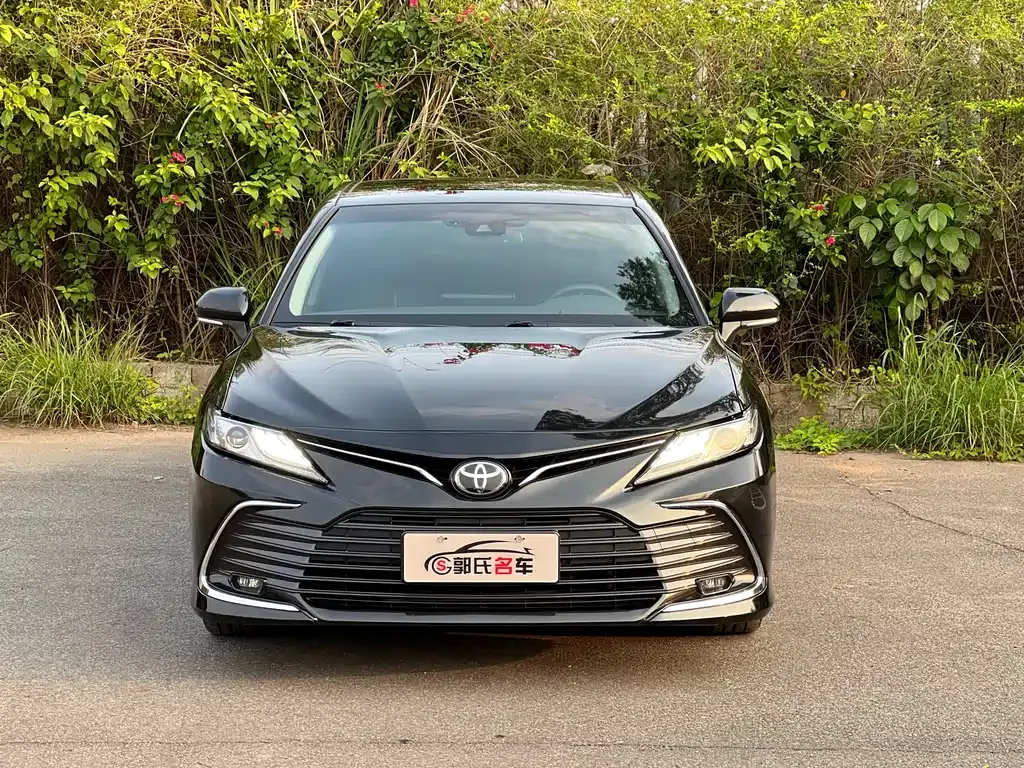Toyota Camry — фото 9