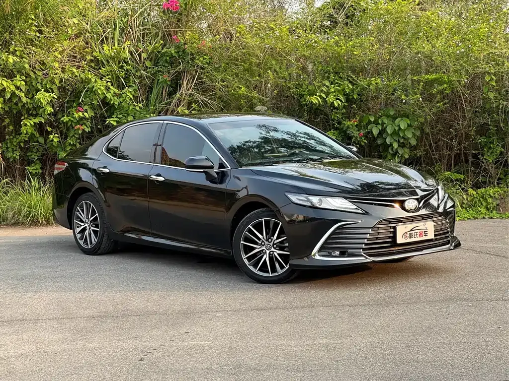 Toyota Camry — фото 8